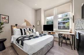 Beautifully Designed Studio with Full Kitchen